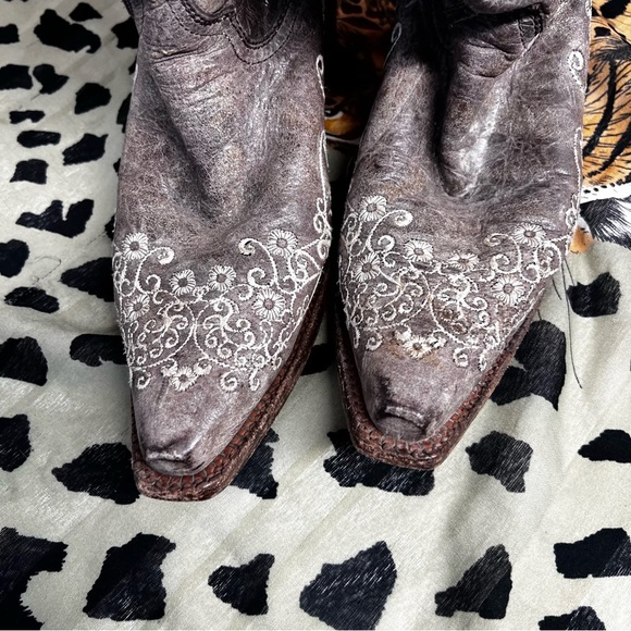 Corral Women's Crater with Bone Embroidery Western Boots - Snip Toe - Picture 4 of 8